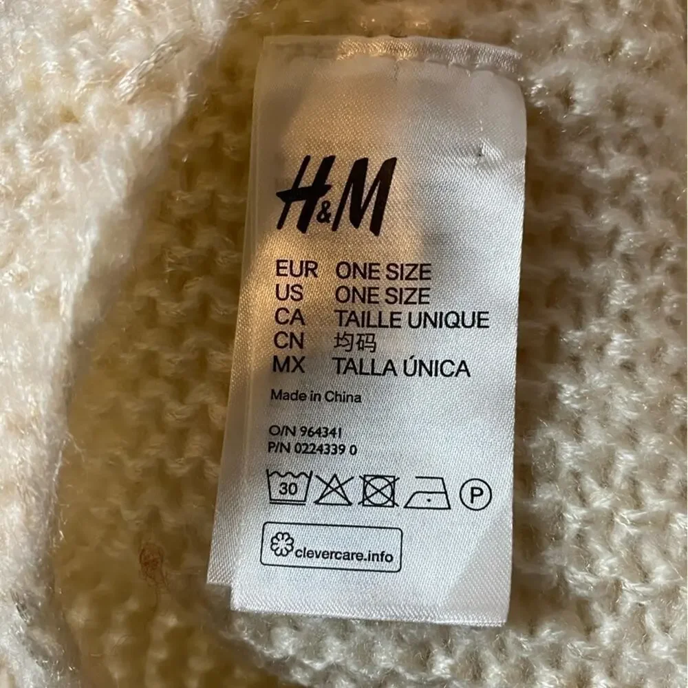 H&M Cream Colored Cowl Neck Knit Infinity Scarf Women's O/S